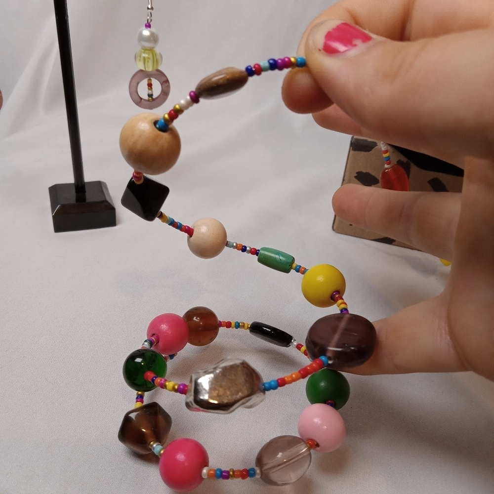 Hand Crafted Multicolor Beaded Necklace Set - Picture 7 of 15